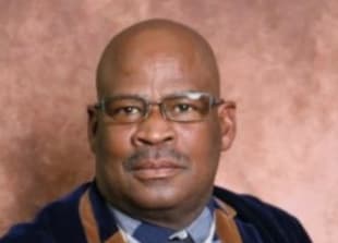 Portrait of Cllr Sam Sandlana